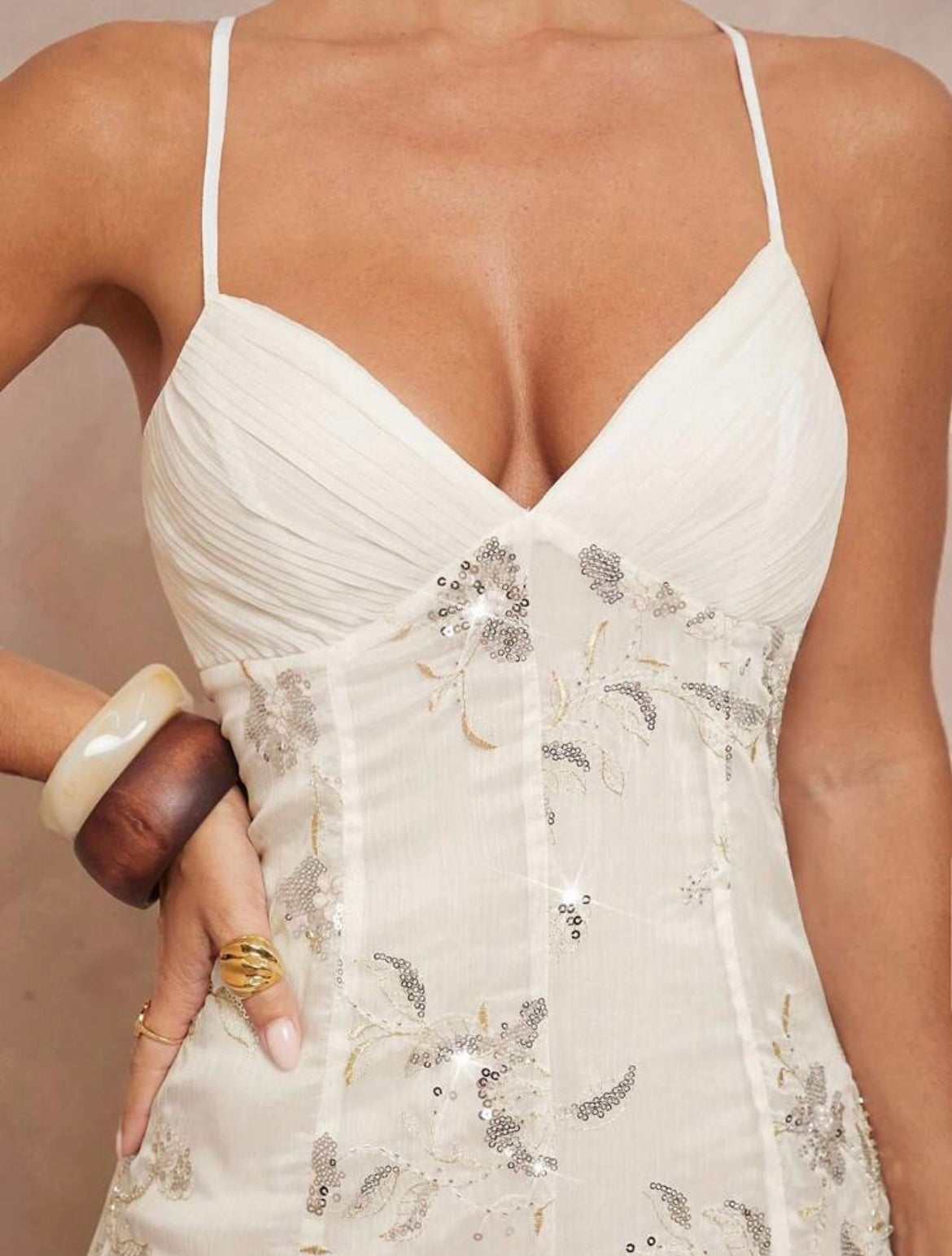 Robe taille ajustable par nœud, broderie de sequins et perles