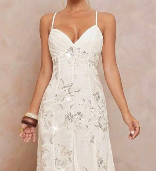 Robe taille ajustable par nœud, broderie de sequins et perles