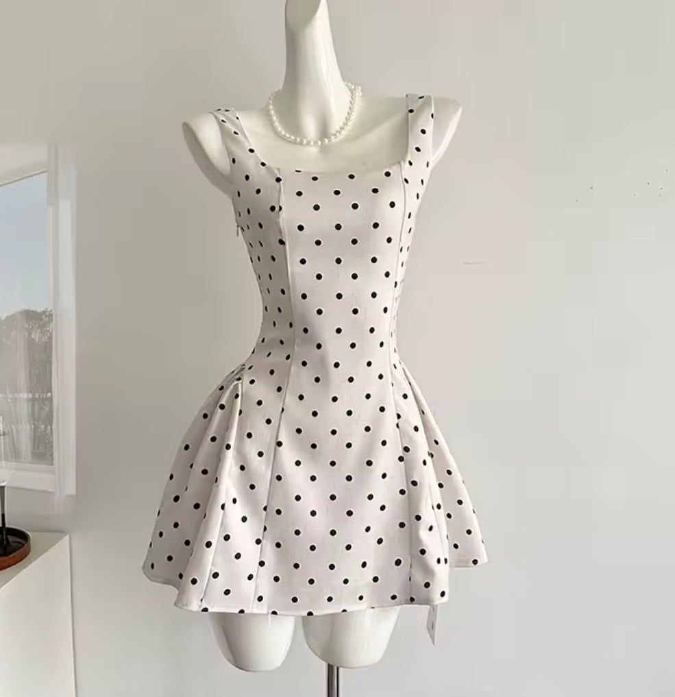 Robe coûte à pois