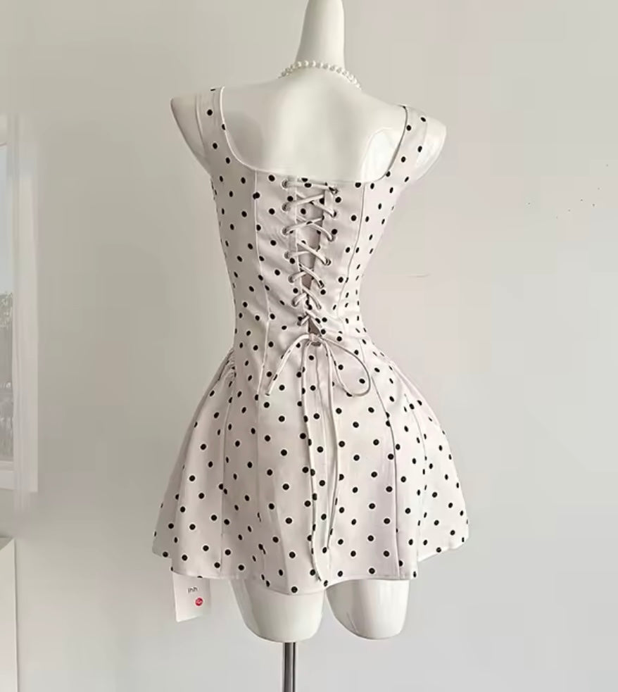 Robe coûte à pois