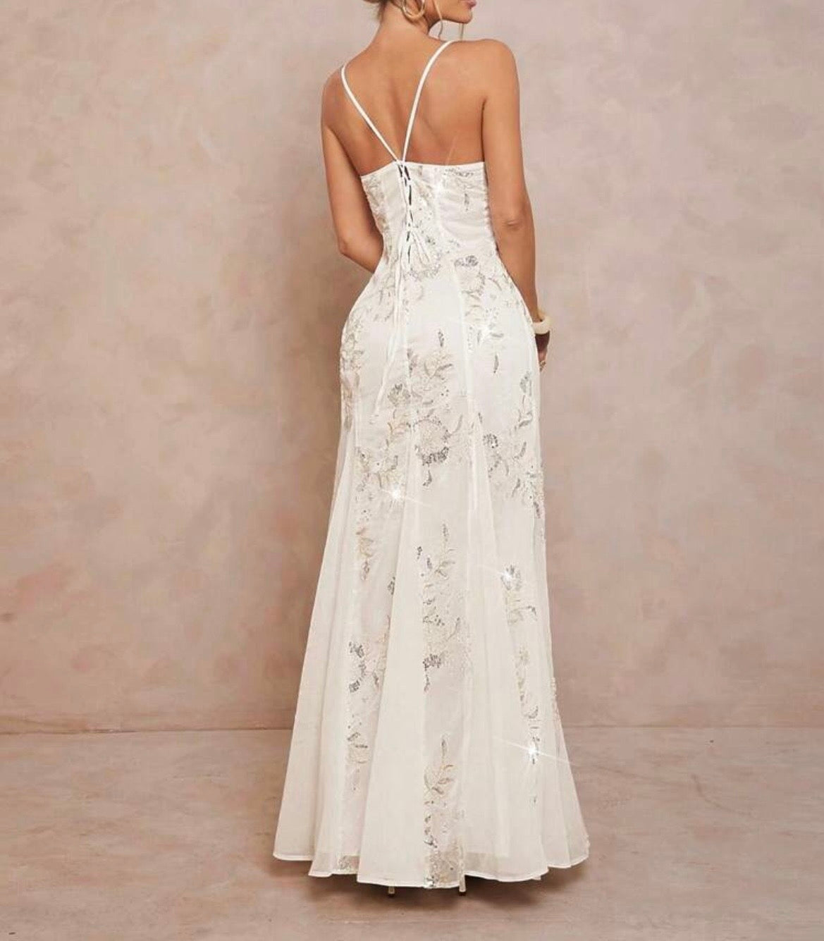 Robe taille ajustable par nœud, broderie de sequins et perles
