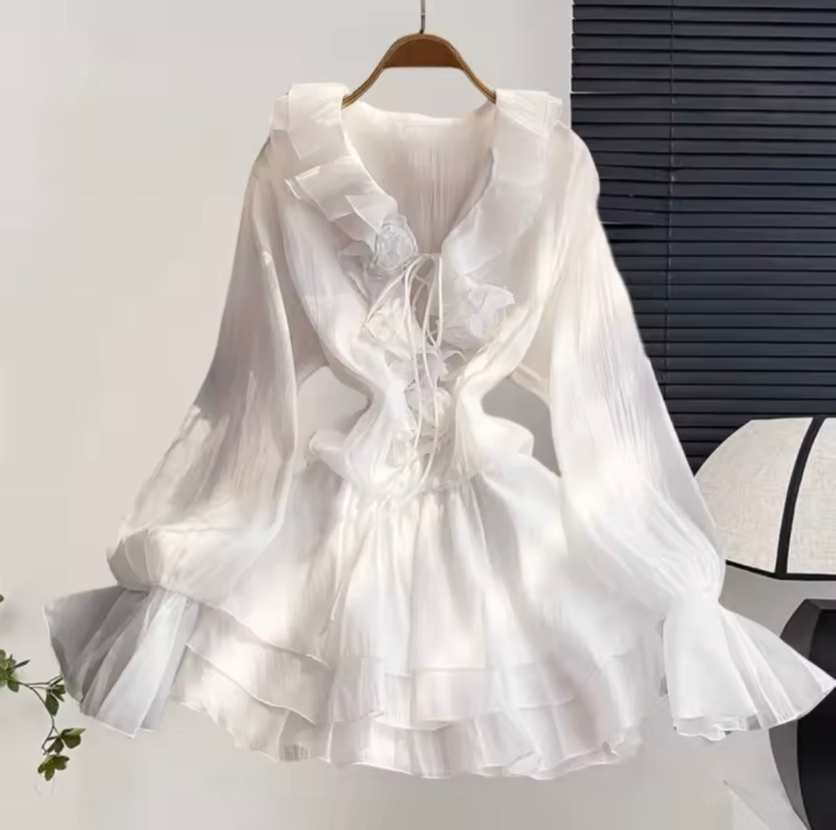 Robe courte volant