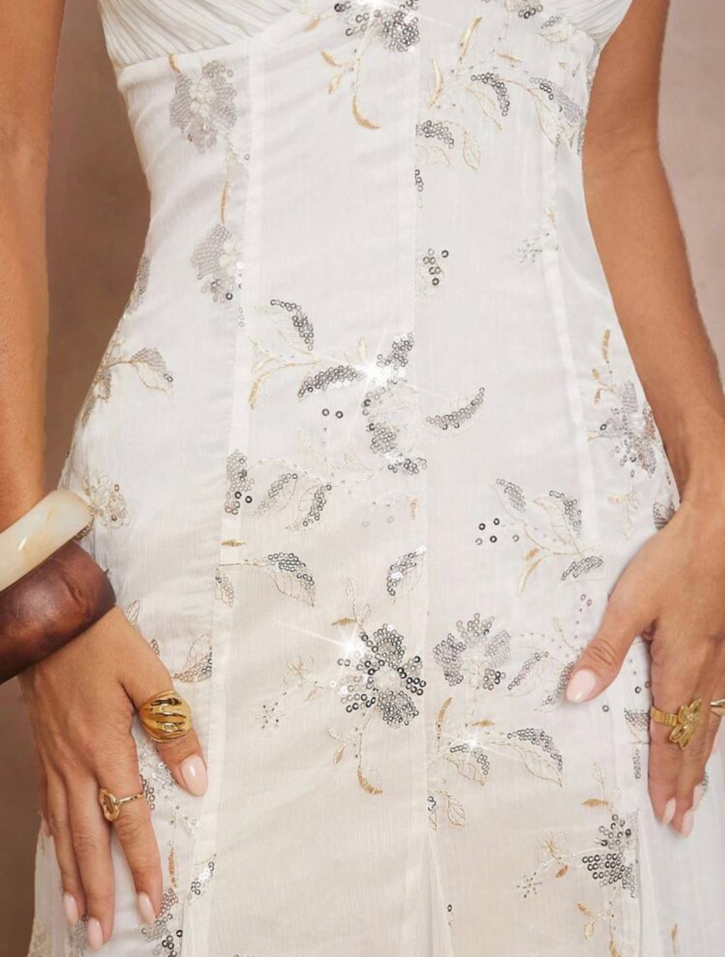 Robe taille ajustable par nœud, broderie de sequins et perles
